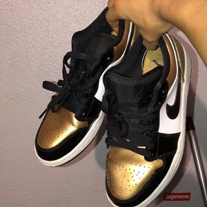 Jordan 1 Lows (Gold Toes)